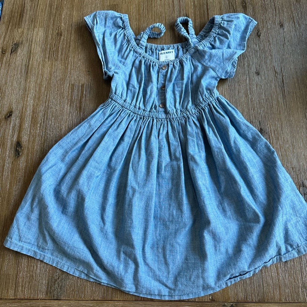 3/27$ Old Navy girls blue denim chambray dress size 5T